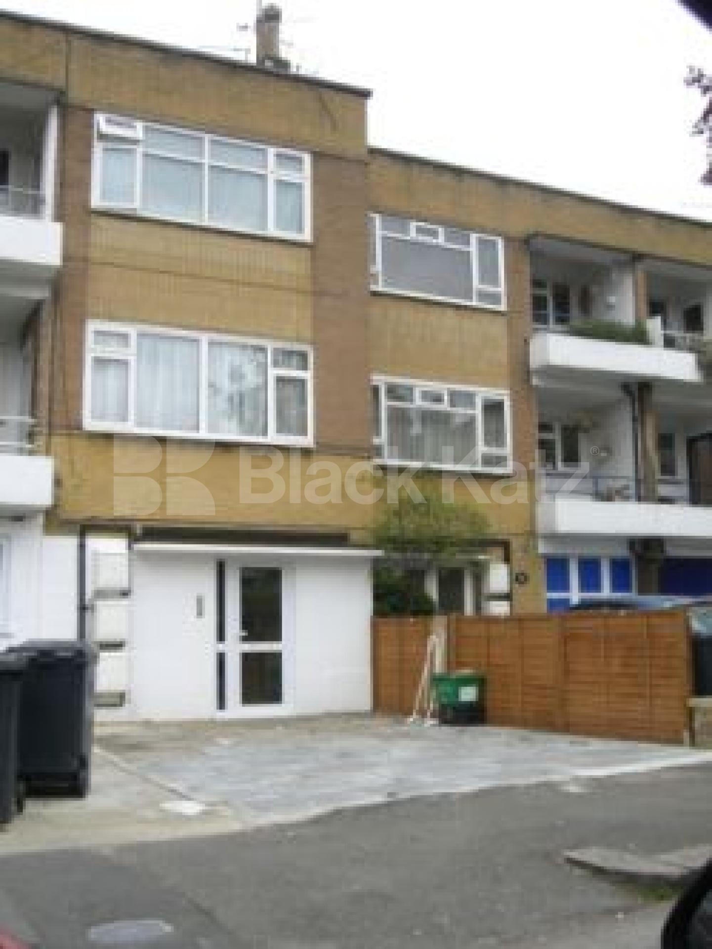 			LET!, 1 Bedroom, 1 bath, 1 reception Ground Floor Flat			 Rosebery Gardens, CROUCH END N8 N8